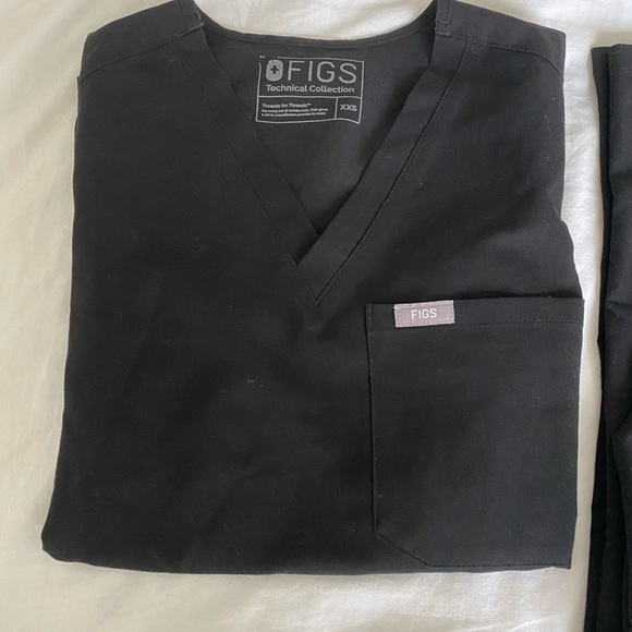 FIGS - Picture 2 of 3